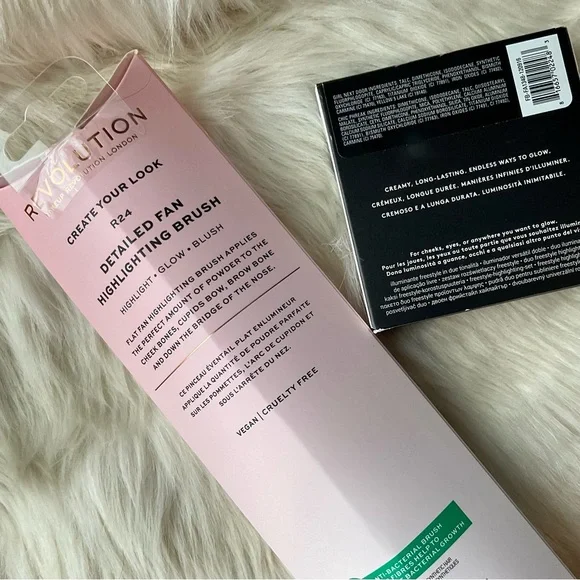 FENTY BEAUTY HIGHLIGHTER - Picture 6 of 9